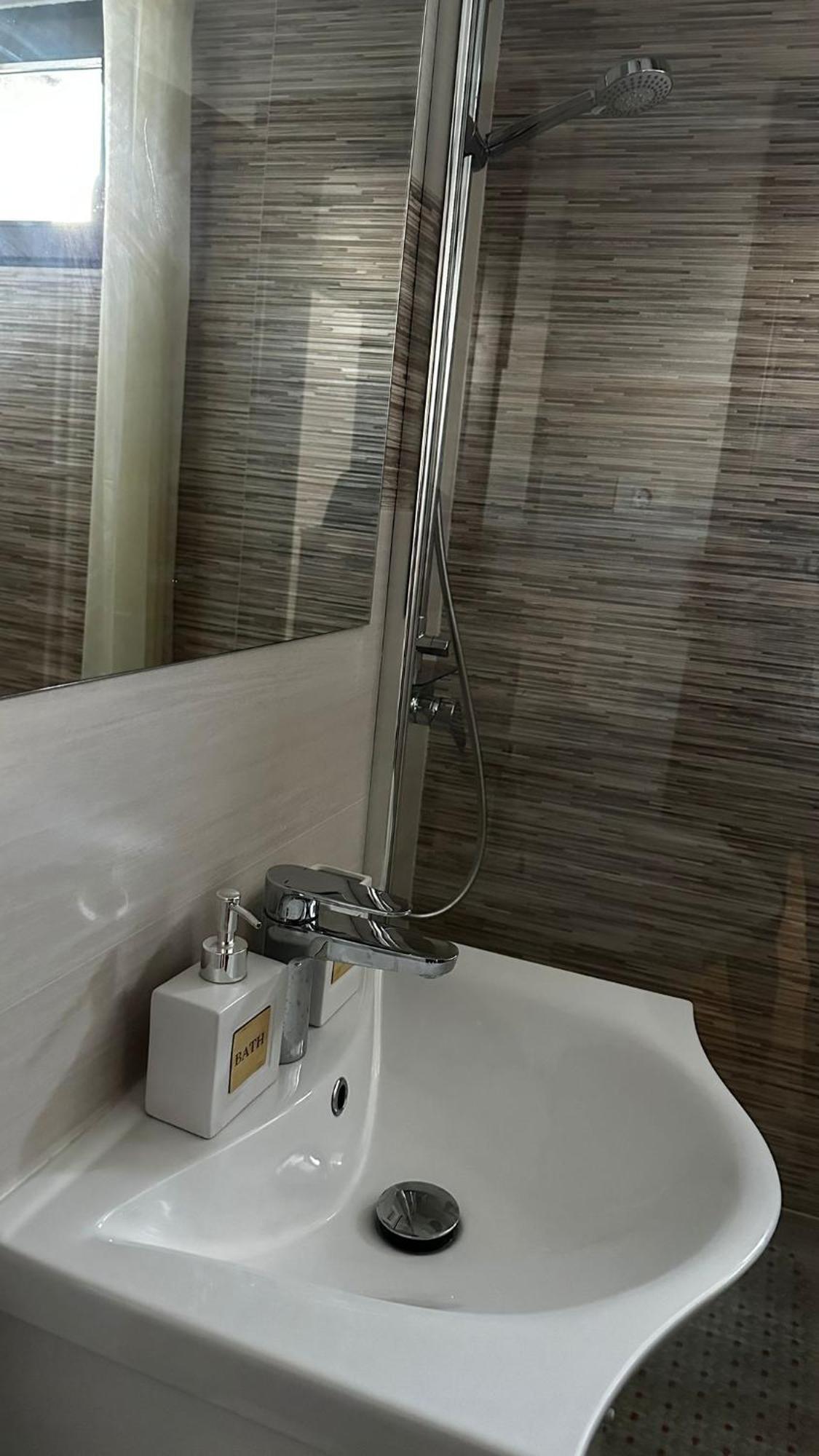 Sofiart Apartment Букурещ Екстериор снимка