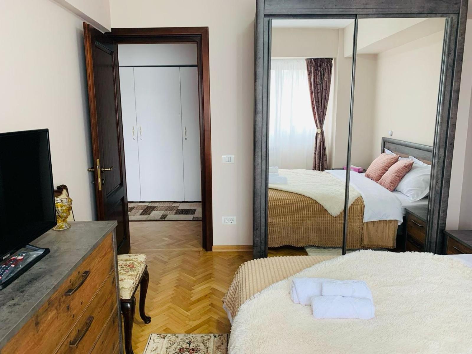 Sofiart Apartment Букурещ Екстериор снимка